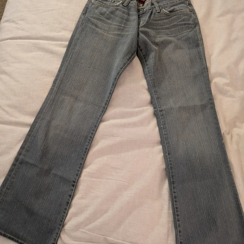 Vintage Lucky Brand Women's Light Bluish Gray Embroidered Jeans. Size 8/29 - Picture 10 of 16